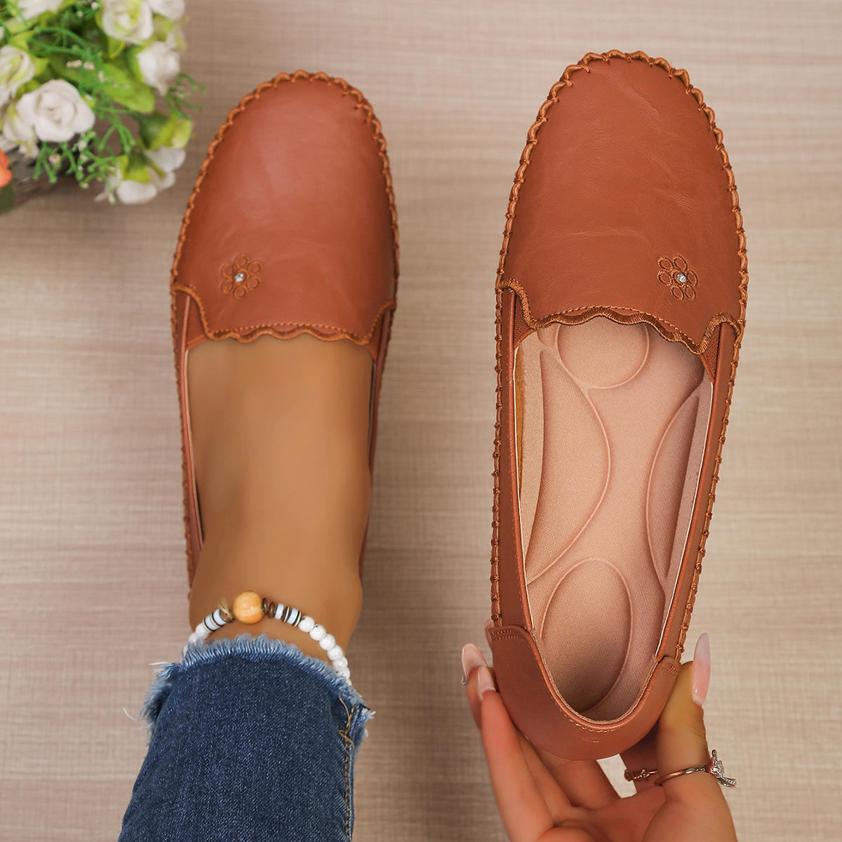 Hot selling women's floral casual flats